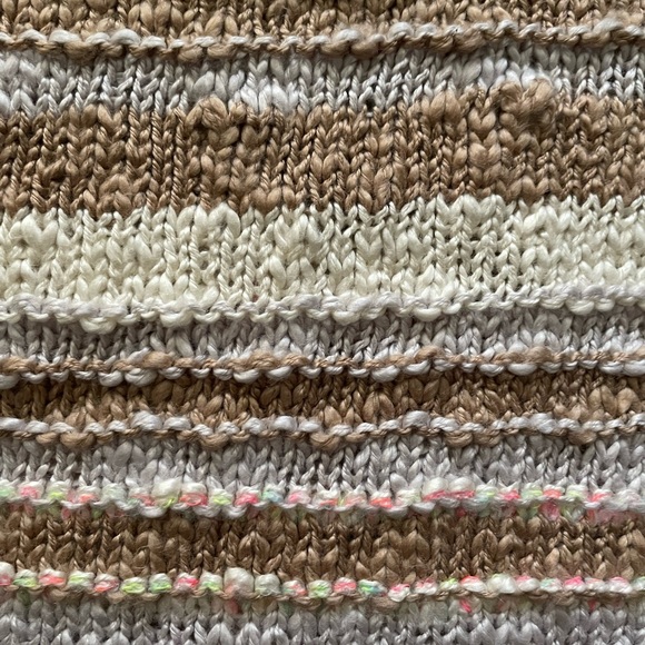 NWOT Neutral Tone V Neck Crochet Sweater - Picture 7 of 7